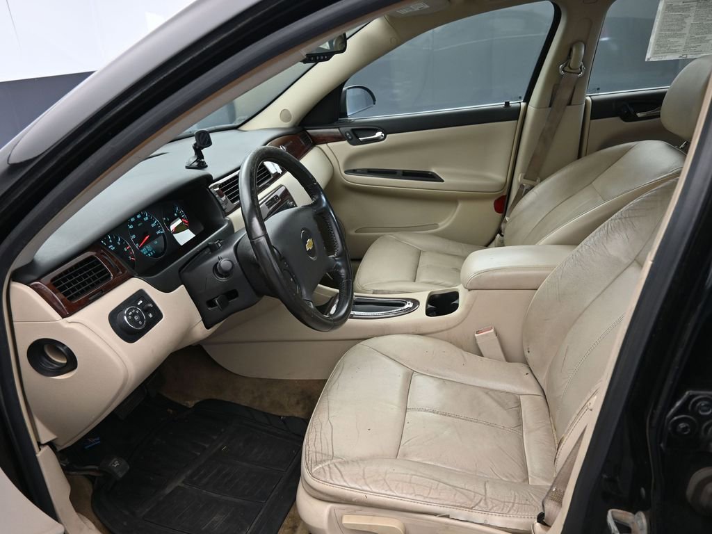 Used 2011 Chevrolet Impala LT w/ Luxury Edition Package FWD image 15