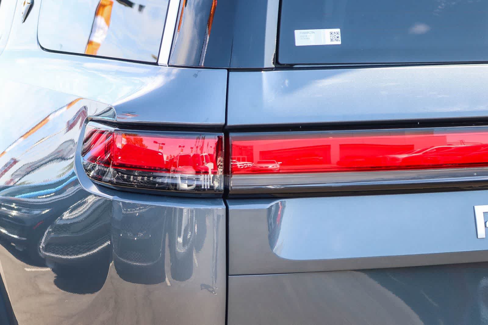 Used 2023 Rivian R1S Launch Edition AWD/4WD image 7