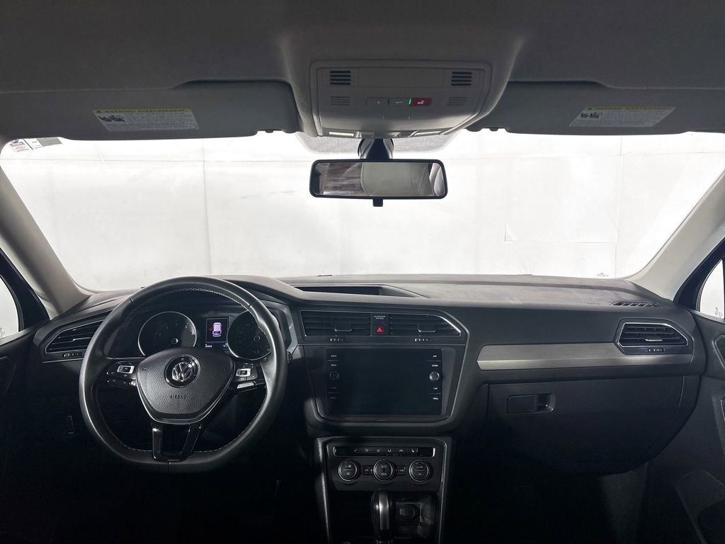 Used 2021 Volkswagen Tiguan SE image 12