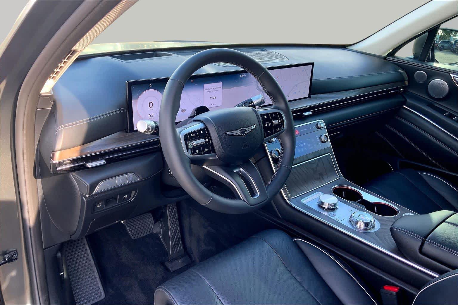 Used 2025 Genesis GV80 2.5T Prestige AWD/4WD image 16
