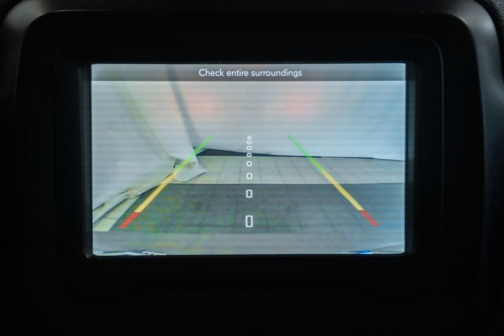 Certified 2018 Jeep Renegade Latitude AWD/4WD image 38
