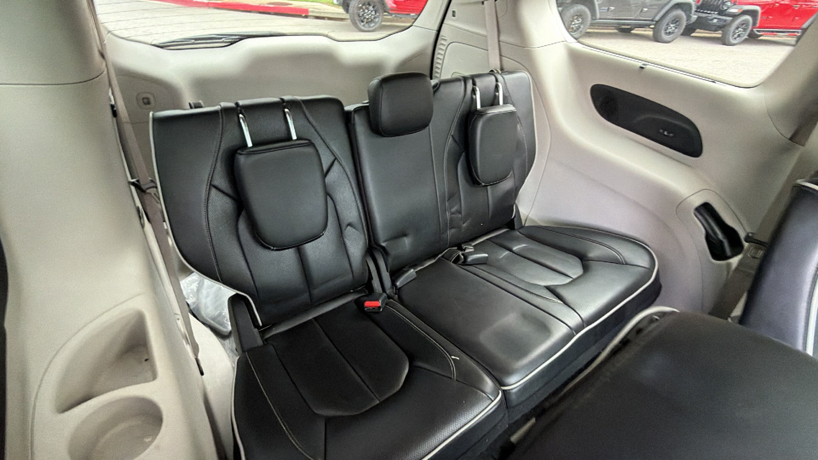 Used 2022 Chrysler Pacifica Limited FWD image 22