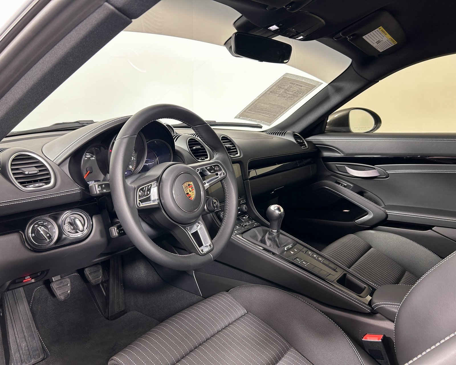 Used 2023 Porsche 718 Cayman image 4