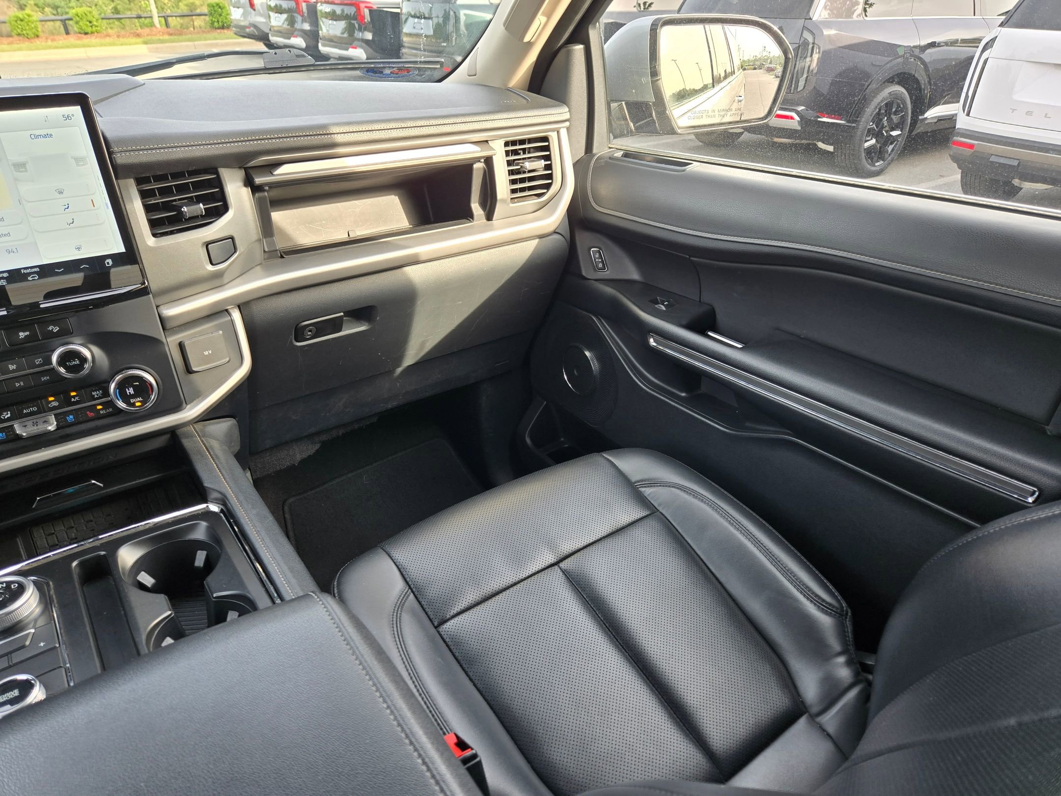Used 2023 Ford Expedition Max XLT image 11