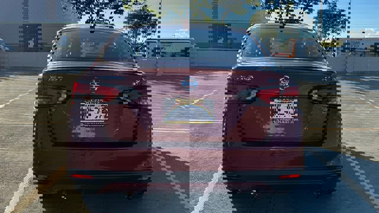 Used 2020 Nissan Versa SV image 5