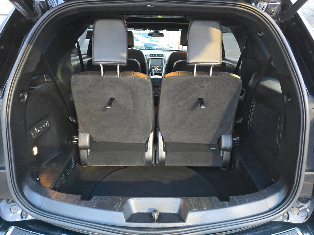 Used 2018 Ford Explorer Platinum image 24
