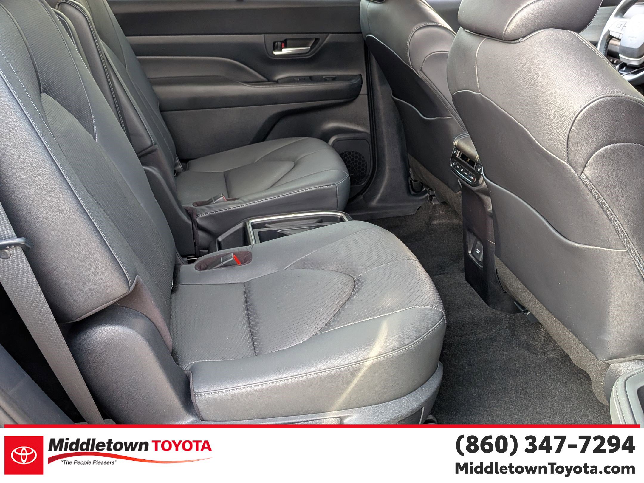 Used 2024 Toyota Grand Highlander Limited image 33