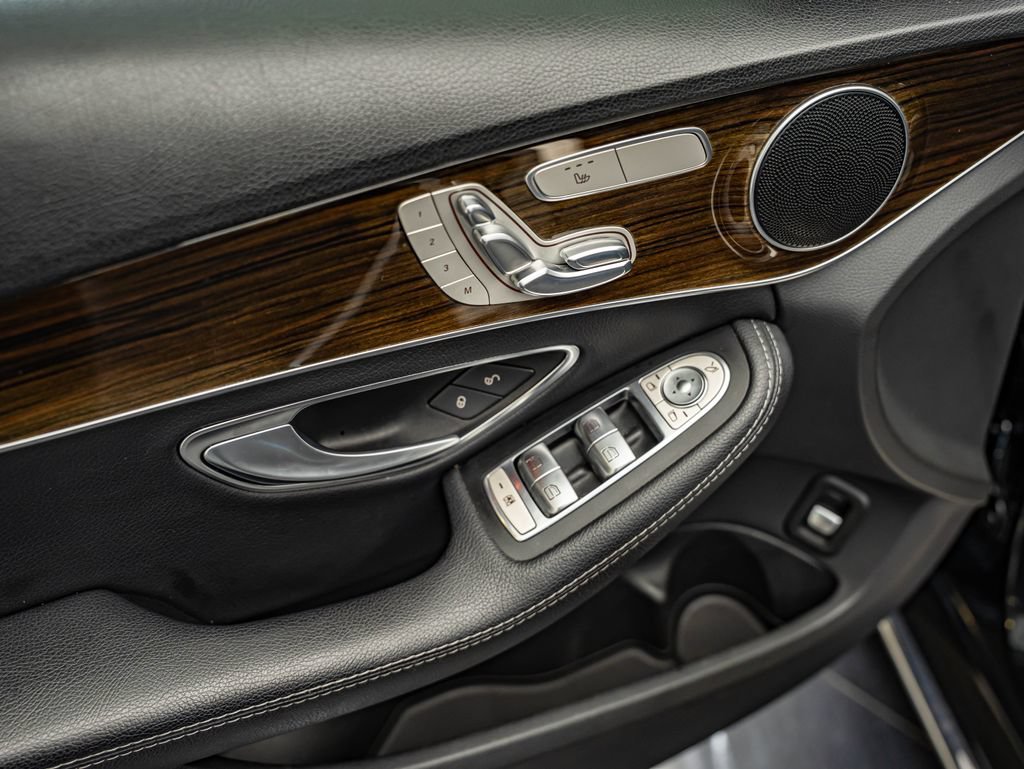 Used 2018 Mercedes-Benz C 300 4MATIC Sedan image 18
