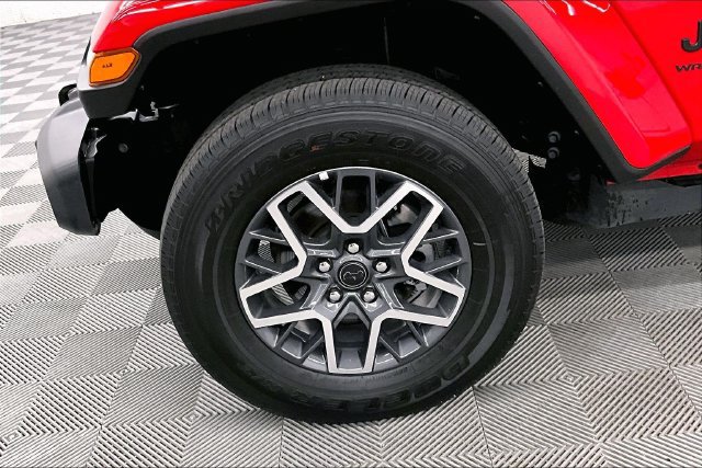 Used 2026 Jeep Wrangler Unlimited Sahara AWD/4WD image 10