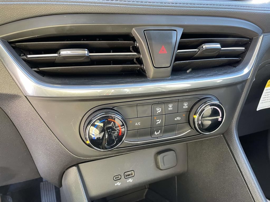 Used 2024 Buick Encore GX Preferred FWD image 25