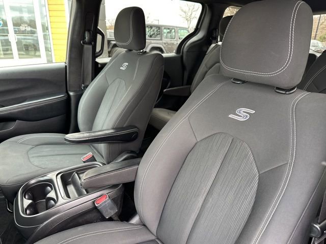 Used 2019 Chrysler Pacifica Touring Plus w/ S Appearance Package image 20