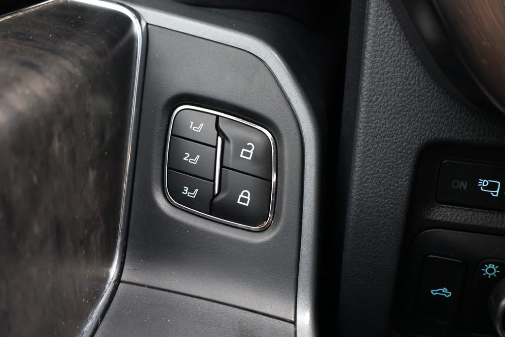 Used 2023 Ford F250 Lariat w/ Sport Appearance Package AWD/4WD image 44