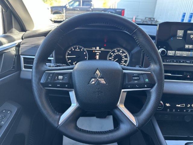Used 2024 Mitsubishi Outlander SE AWD/4WD image 20