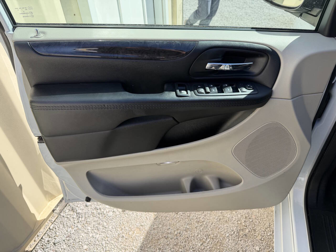 Used 2017 Dodge Grand Caravan SE w/ Power Window Group image 9