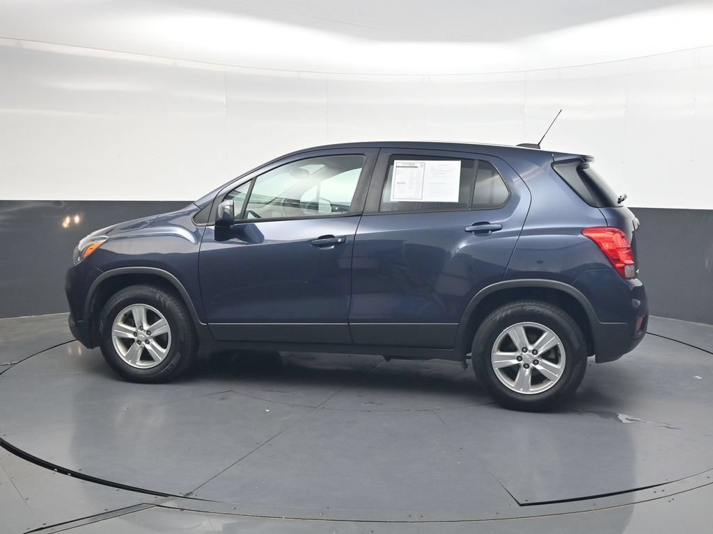 Used 2019 Chevrolet Trax LS w/ Tint and Cruise Package AWD/4WD image 10