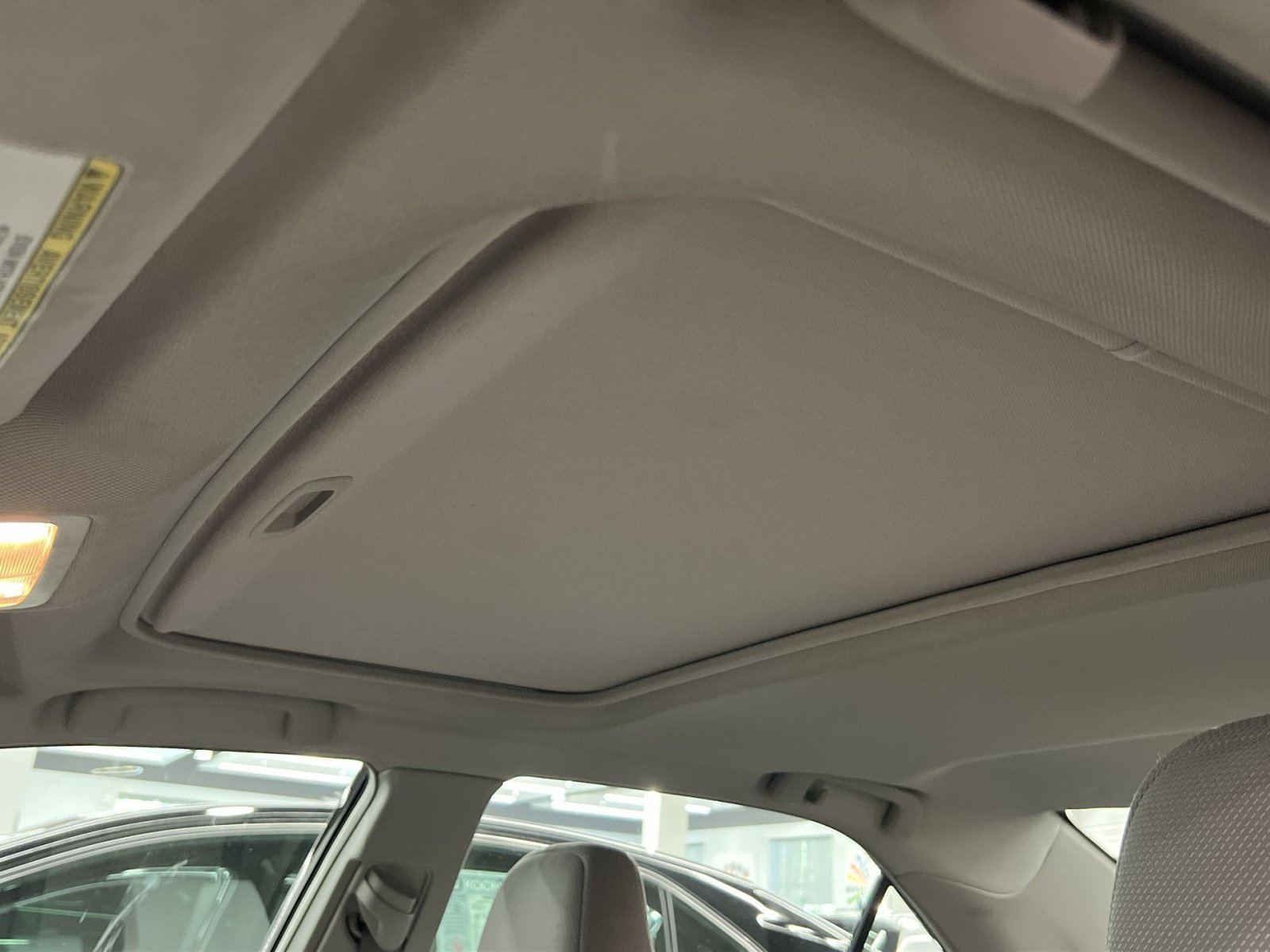 Used 2014 Toyota Camry LE w/ Moonroof Package FWD image 18