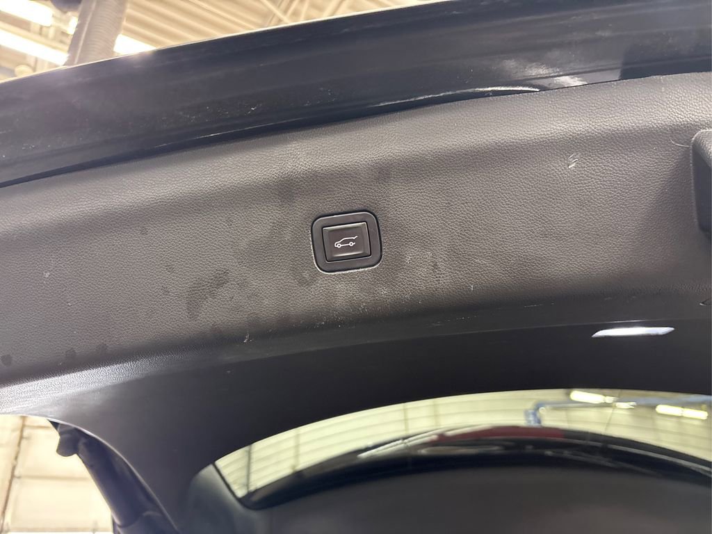 Used 2019 Buick Enclave Essence image 14