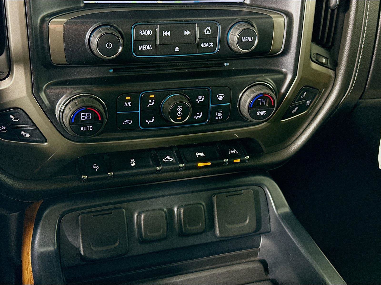 Used 2017 Chevrolet Silverado 1500 High Country image 10