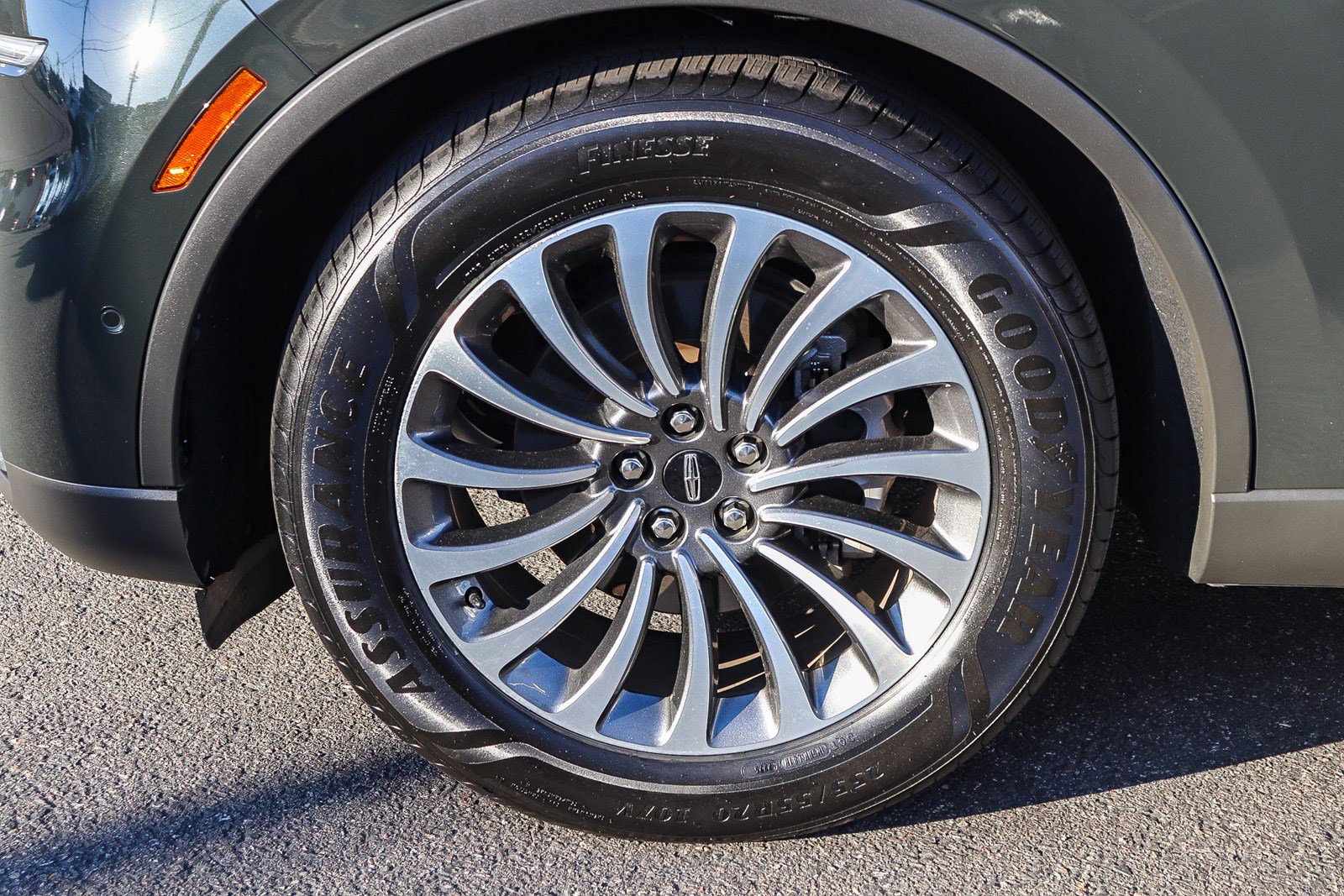 Used 2022 Lincoln Aviator Reserve w/ Elements Package Plus image 12