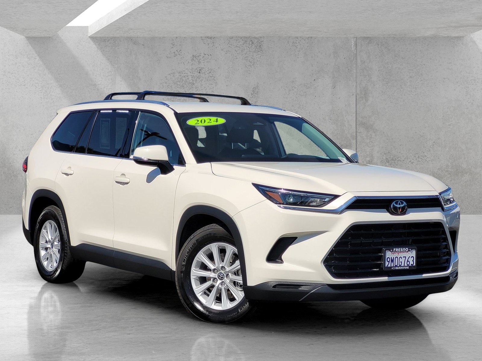 Used 2024 Toyota Grand Highlander XLE image 1