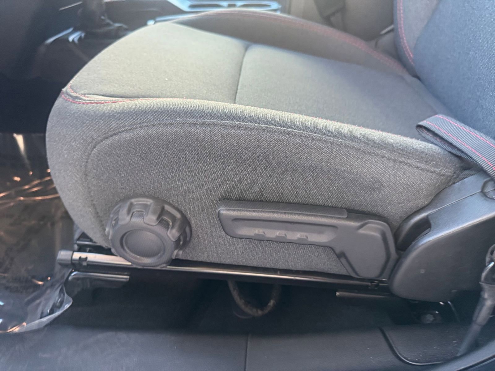 Used 2025 Jeep Wrangler Unlimited Rubicon image 23