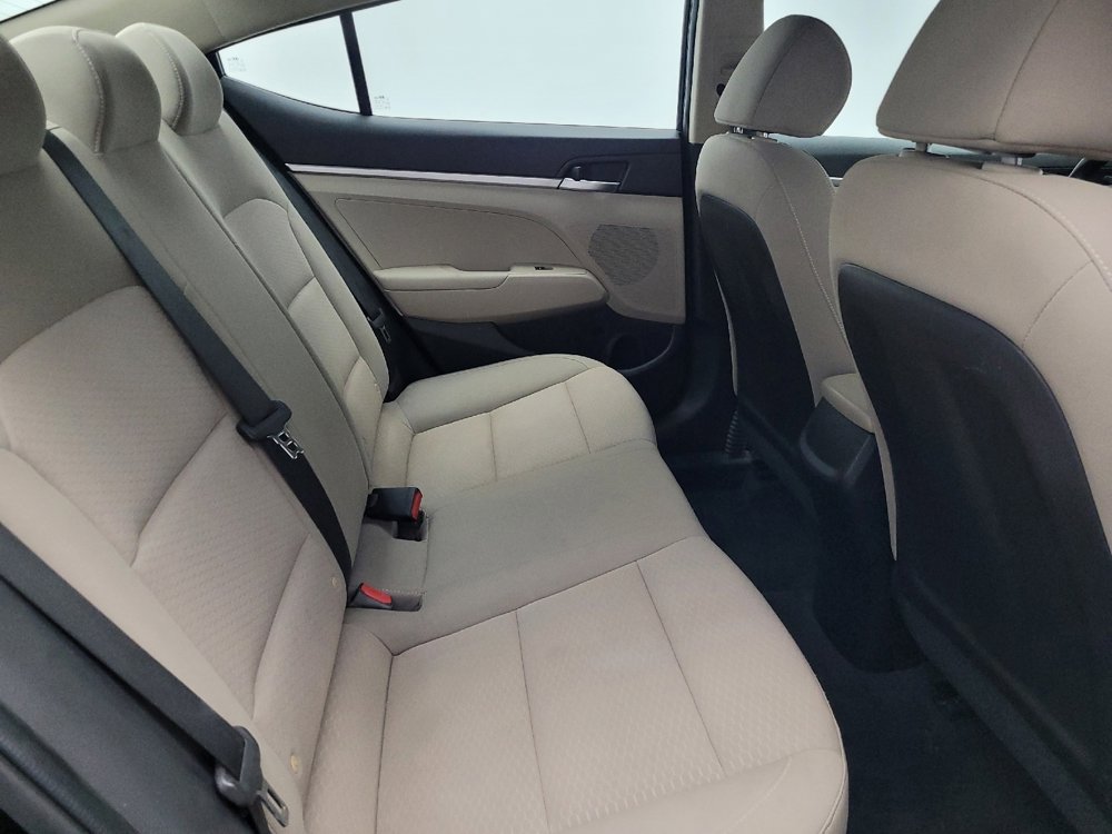 Used 2020 Hyundai Elantra SE image 19