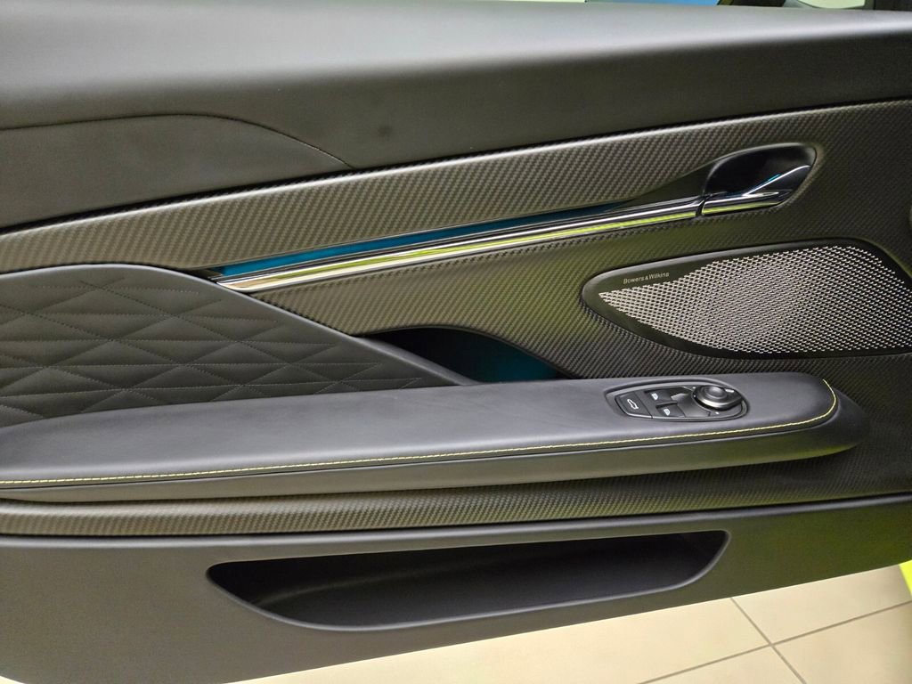 Used 2024 Aston Martin DB12 Coupe RWD image 28
