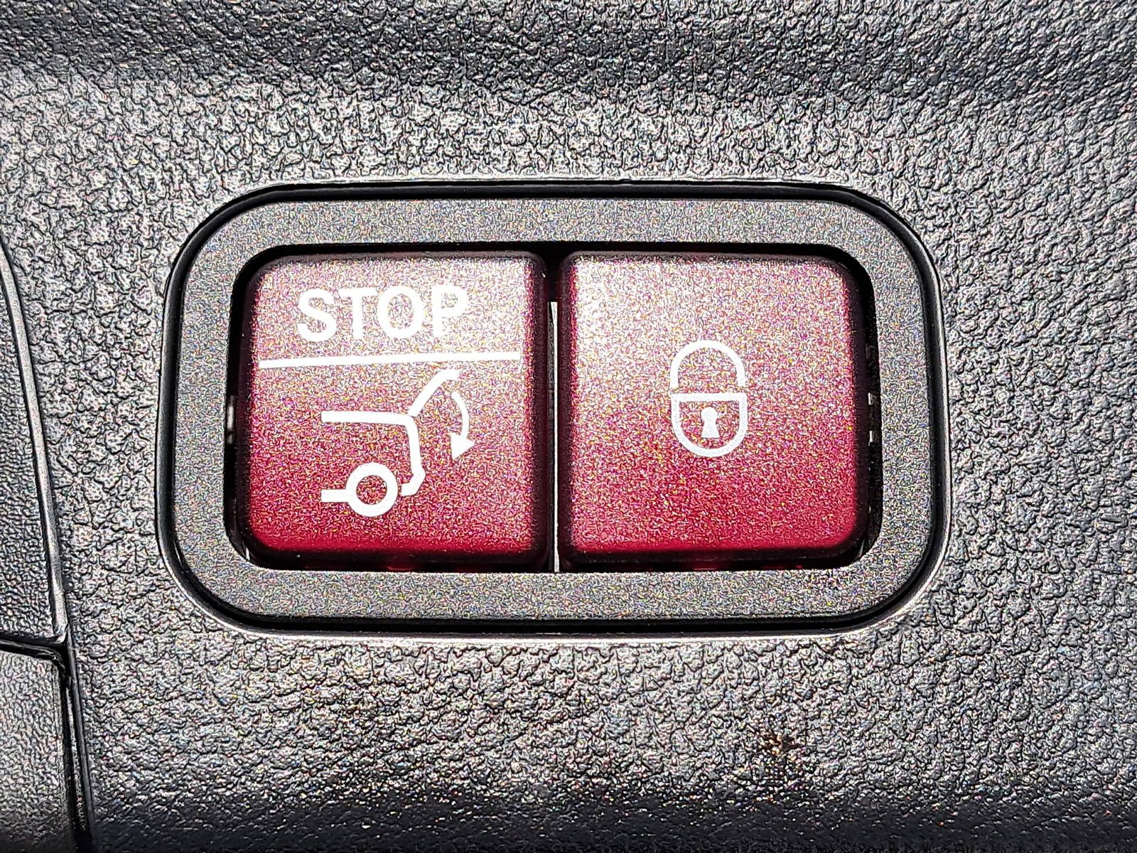 Used 2024 Mercedes-Benz GLE 450e 4MATIC image 13