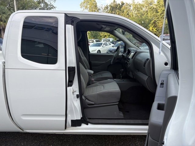 Used 2020 Nissan Frontier S image 29