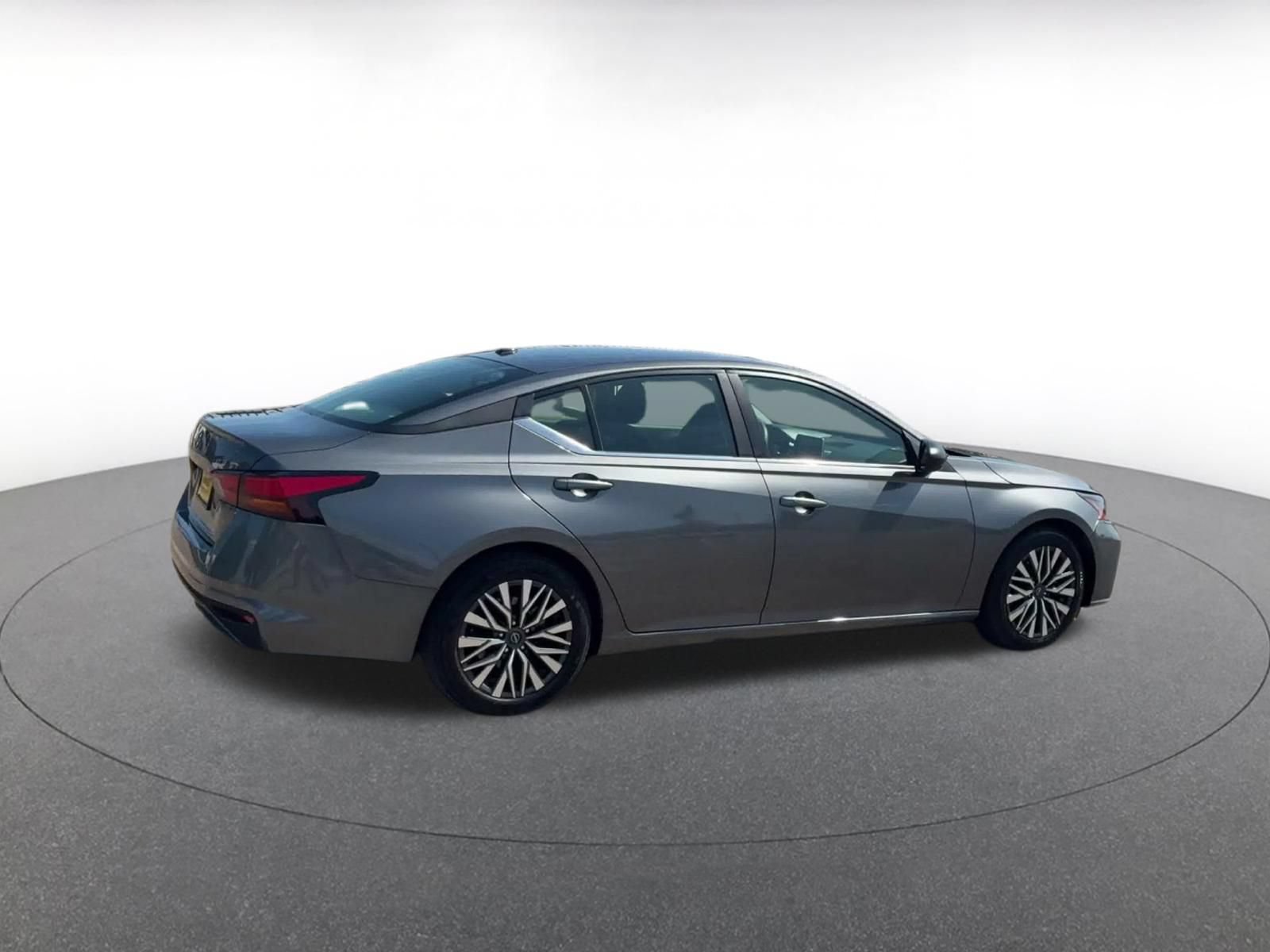 Used 2026 Nissan Altima 2.5 SV FWD image 14