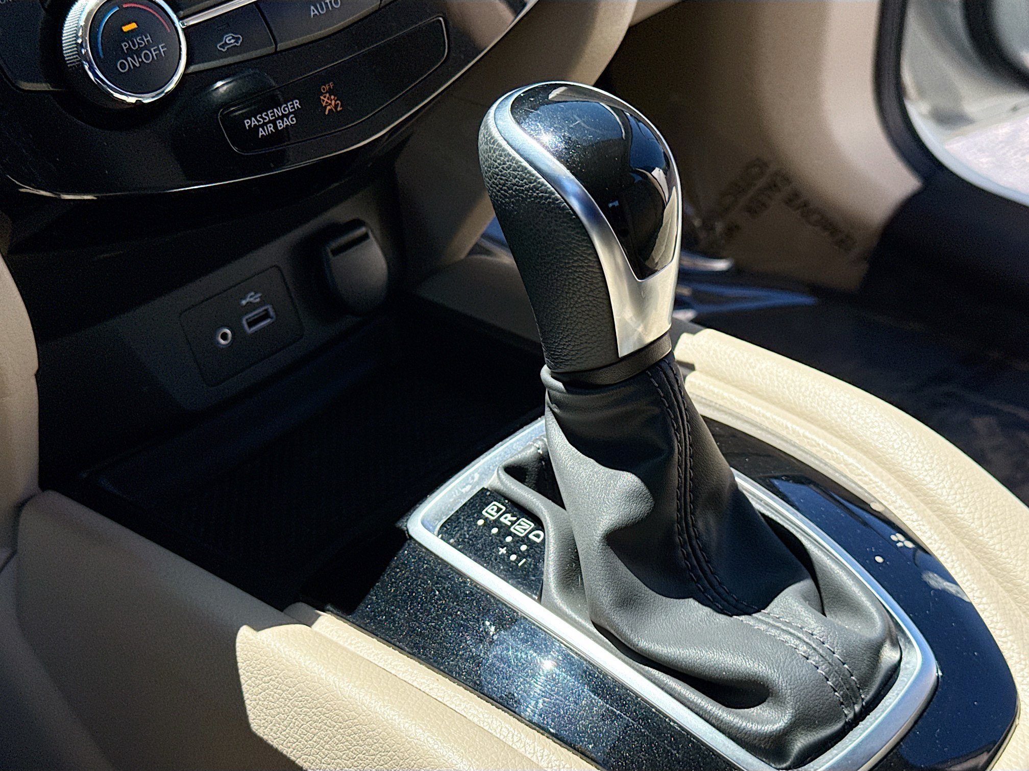 Used 2020 Nissan Rogue SV AWD/4WD image 11