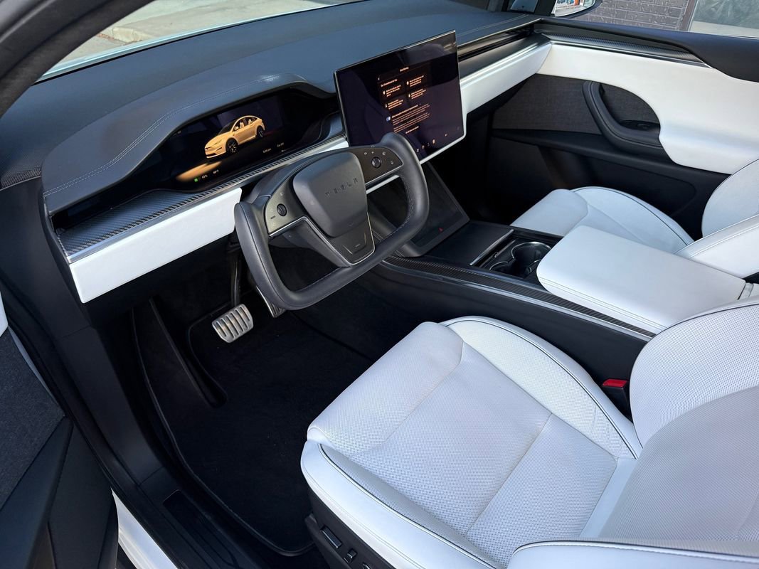 Used 2022 Tesla Model X Plaid image 24