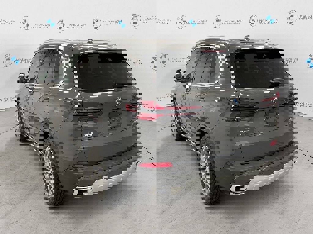 New 2026 BMW X5 xDrive40i image 3