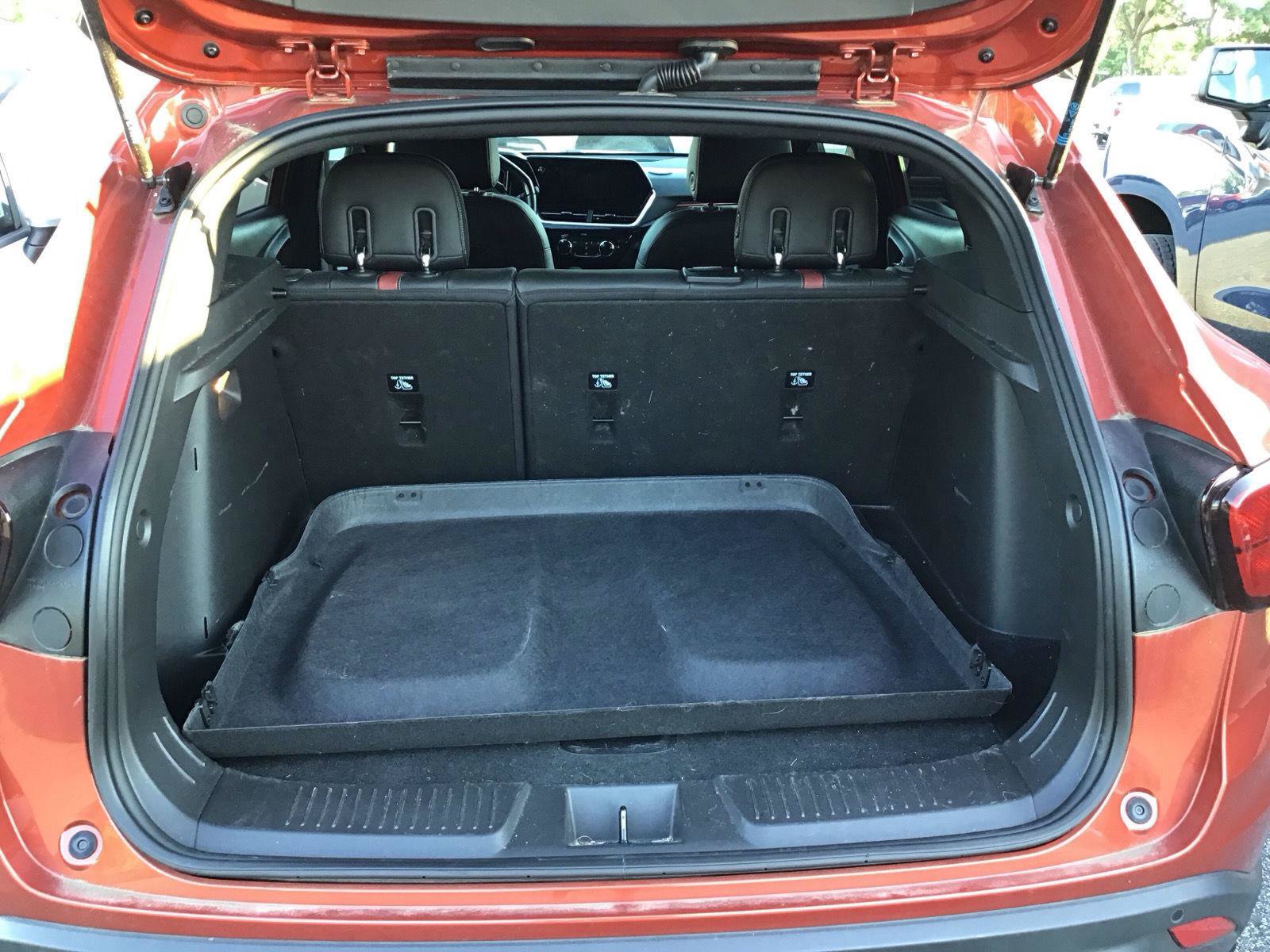 Used 2024 Chevrolet Trax RS w/ Sunroof Package FWD image 4