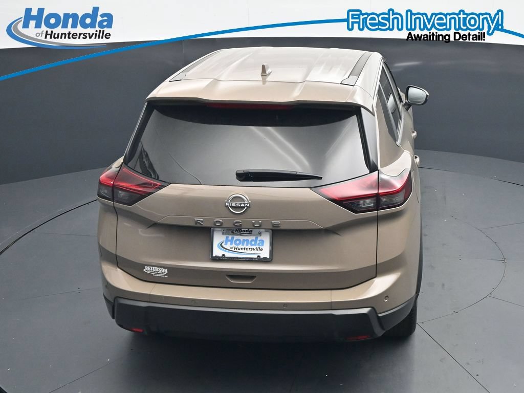Used 2025 Nissan Rogue SV FWD image 19