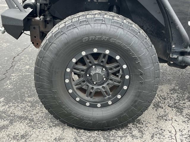 Used 2016 Jeep Wrangler Unlimited Sahara w/ Connectivity Group image 9