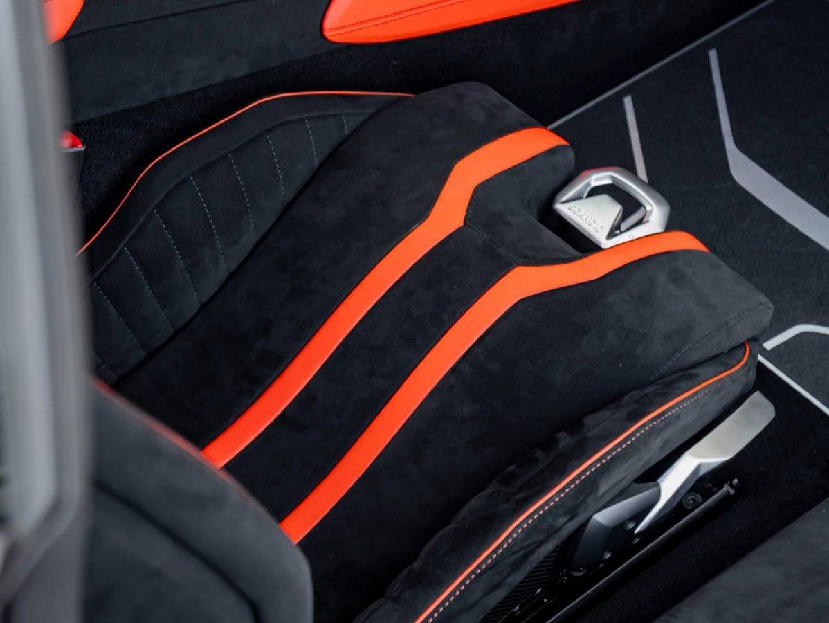 Used 2022 Lamborghini Huracan STO image 24