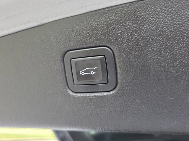 Used 2020 Chevrolet Blazer Premier w/ Driver Confidence II Package FWD image 12