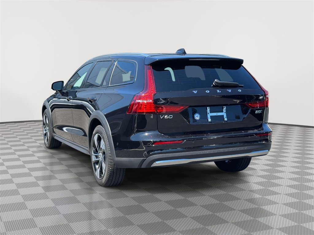 Certified 2024 Volvo V60 B5 Cross Country Plus image 4
