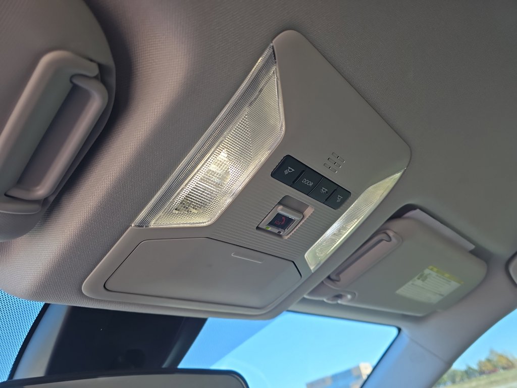 Used 2022 Toyota RAV4 XLE image 22