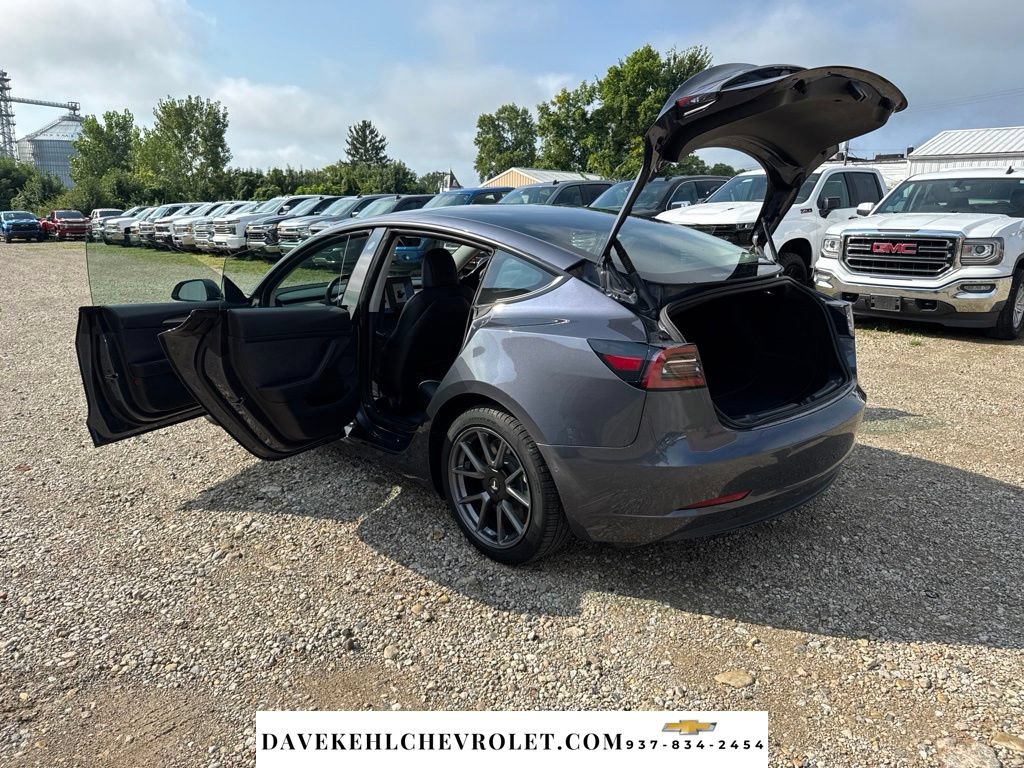 Used 2022 Tesla Model 3 Long Range AWD/4WD image 31