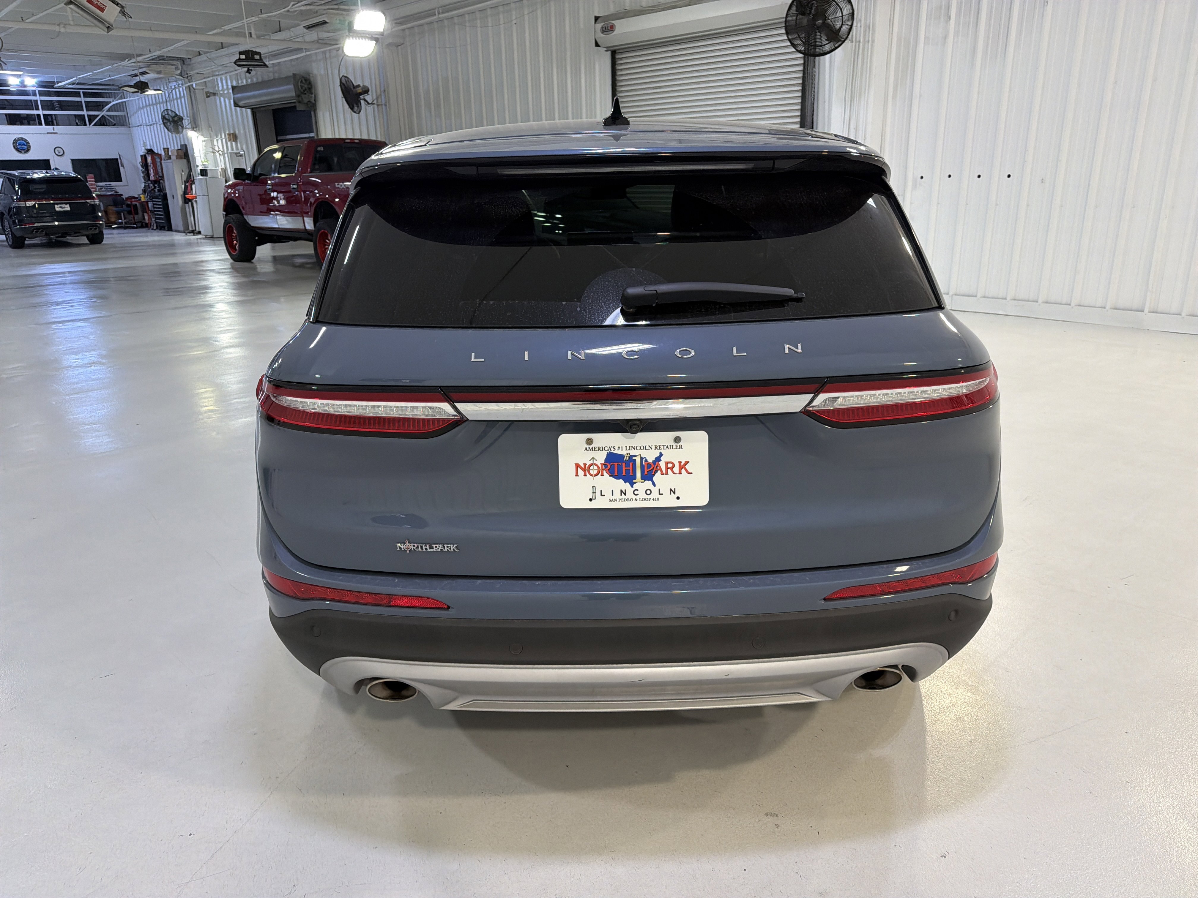 Used 2025 Lincoln Corsair FWD image 4