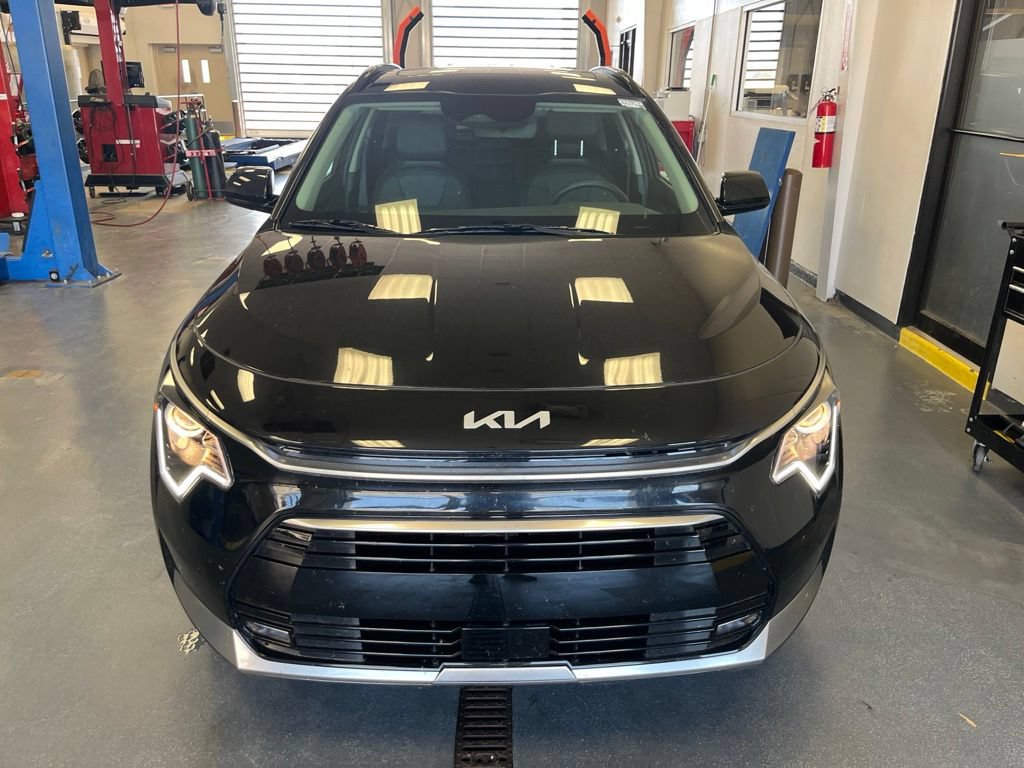 Used 2025 Kia Niro EX Touring FWD image 11