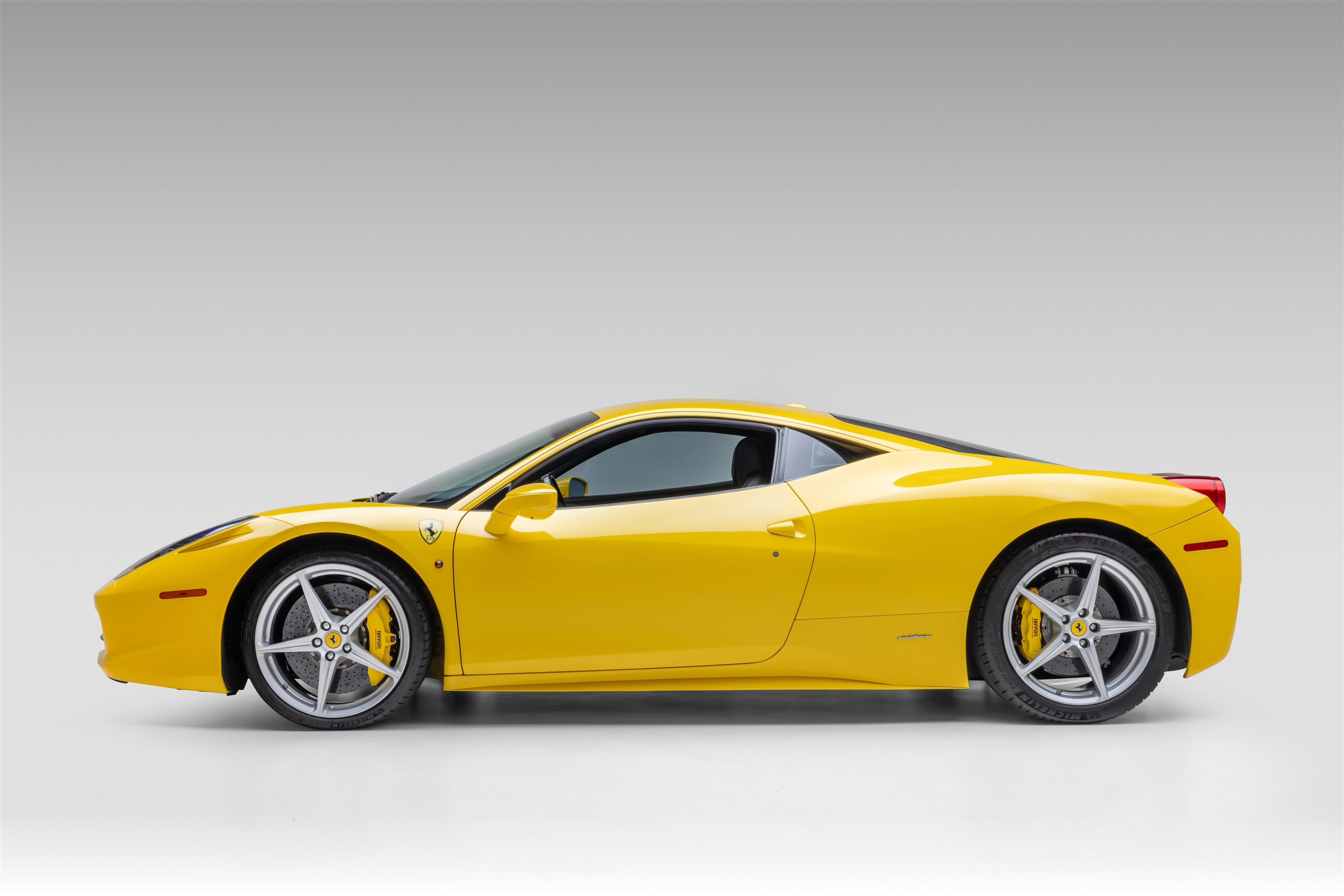 Used 2012 Ferrari 458 Italia Coupe image 5