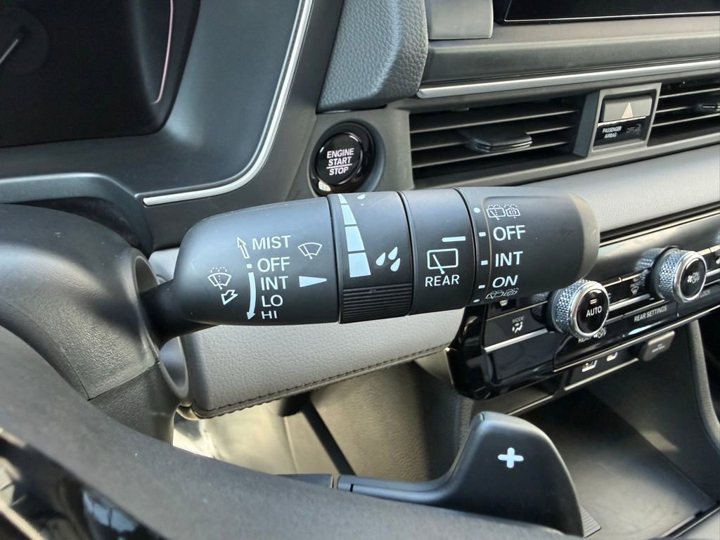 Used 2025 Honda Pilot Touring image 23