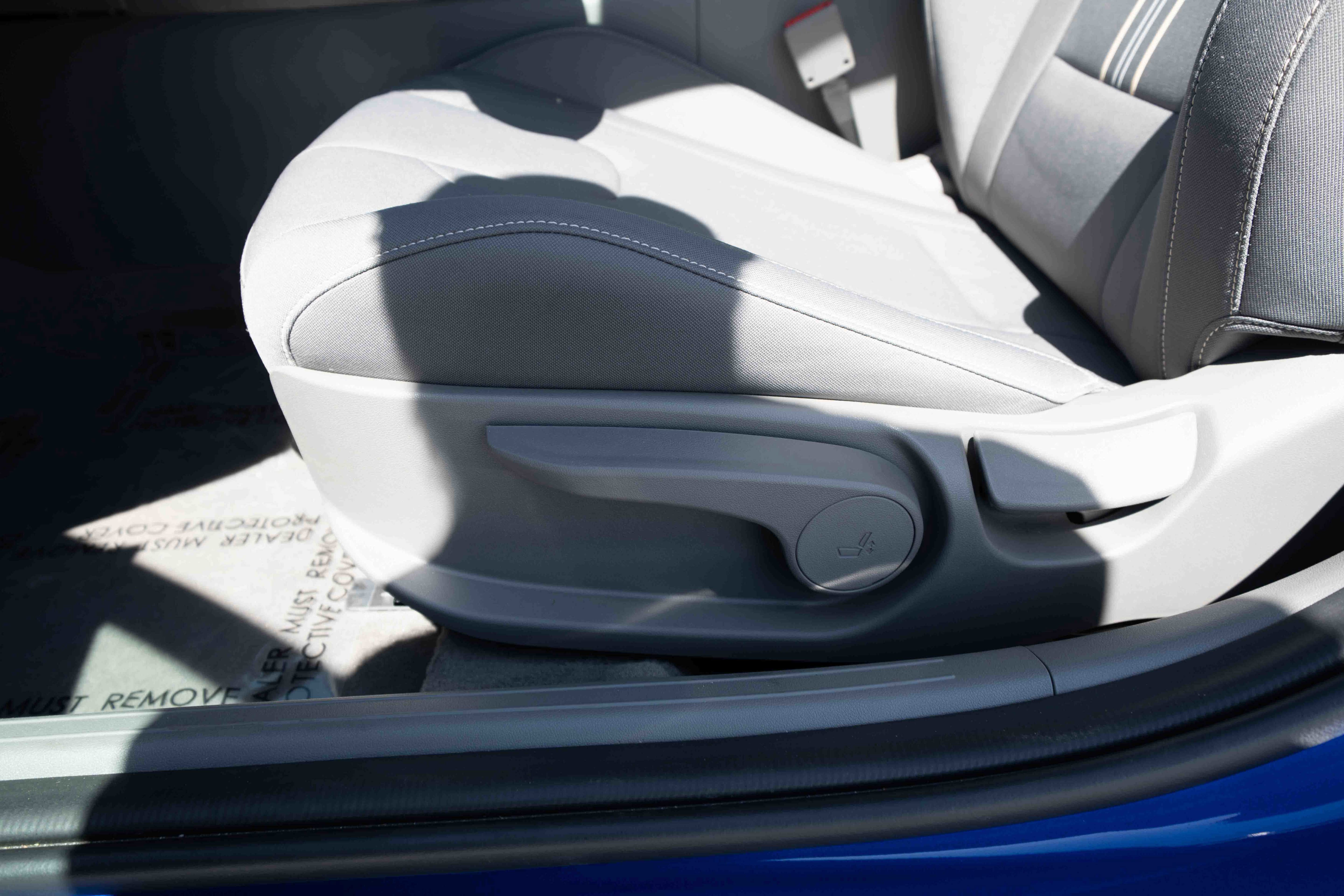 Used 2025 Hyundai Elantra SEL FWD image 12