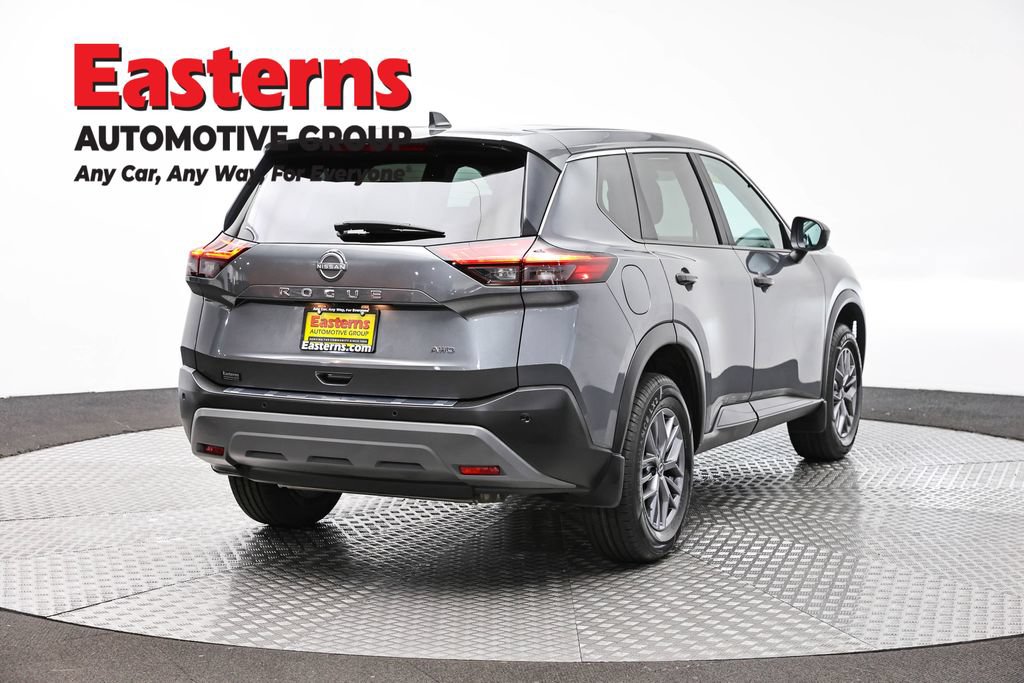 Used 2023 Nissan Rogue S AWD/4WD image 5