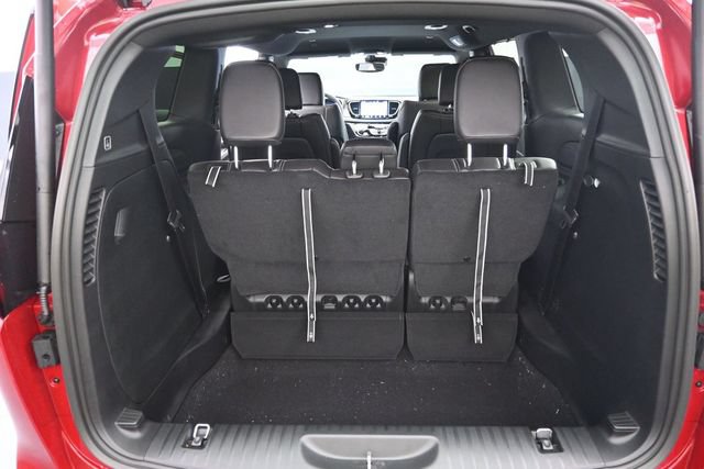 New 2027 Chrysler Pacifica Select AWD/4WD image 37
