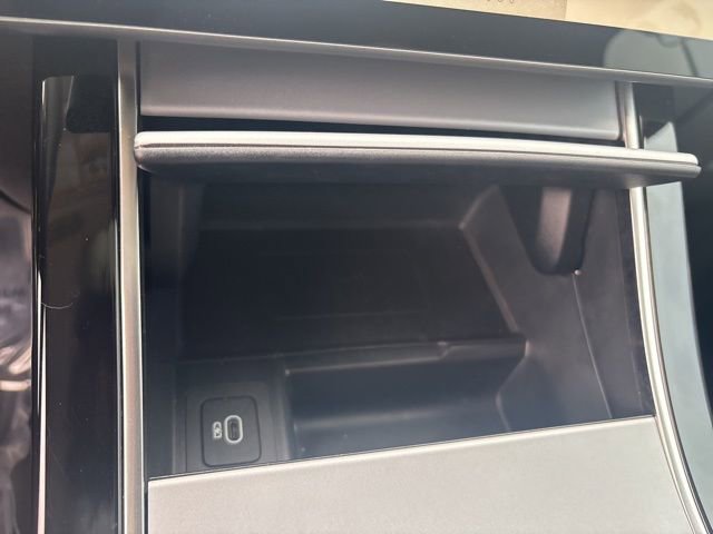Used 2025 Land Rover Range Rover Velar S image 23