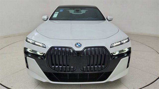Used 2023 BMW 740i w/ Executive Package image 13